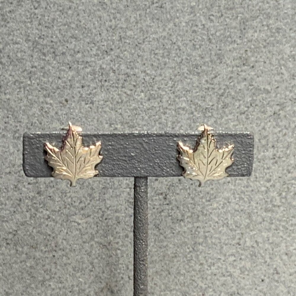 Clip-On Earrings Pin Brooch Set As Is Silver Maple Leaf Vintage Autumn Fall Chic - Picture 3 of 8